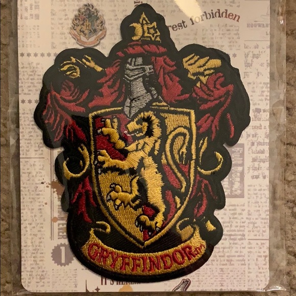 Harry Potter Gryffindor Iron-on Patch -NWT - Picture 3 of 3